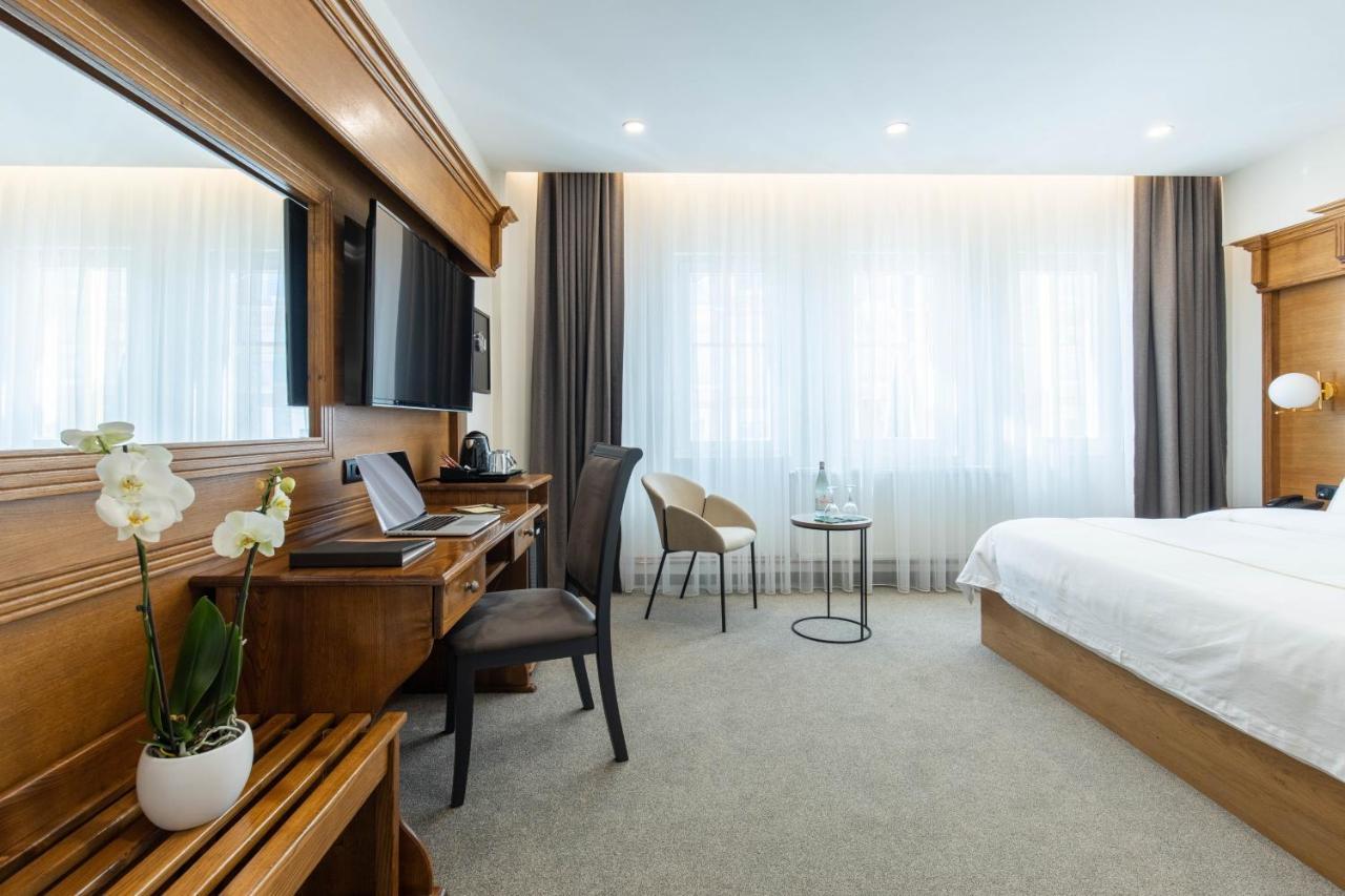 Hotel Afa Pristina Kültér fotó
