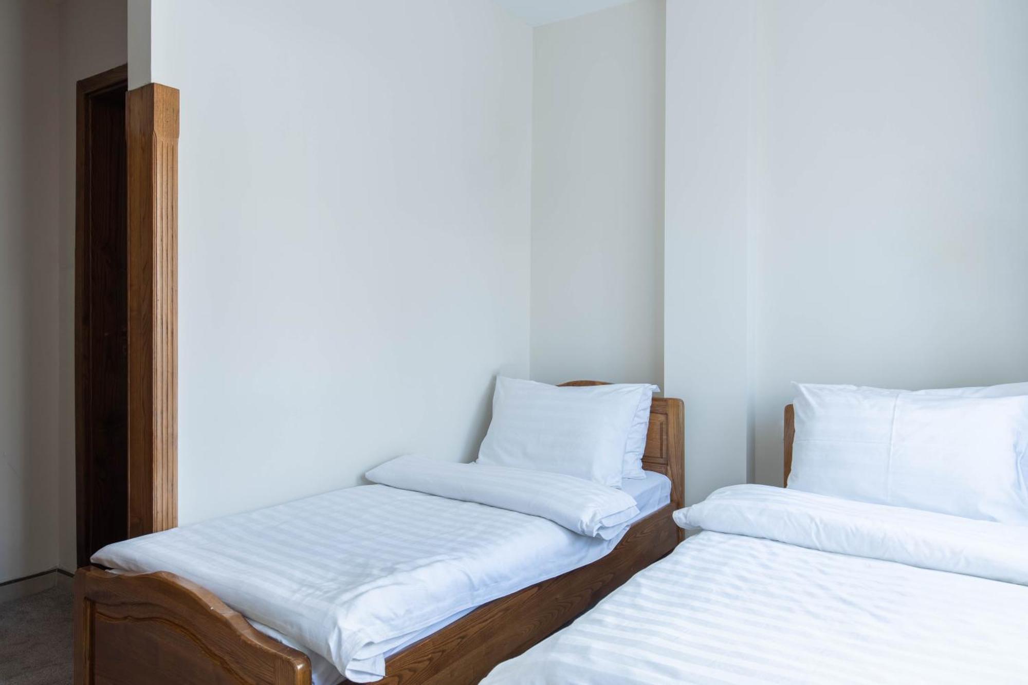 Hotel Afa Pristina Kültér fotó