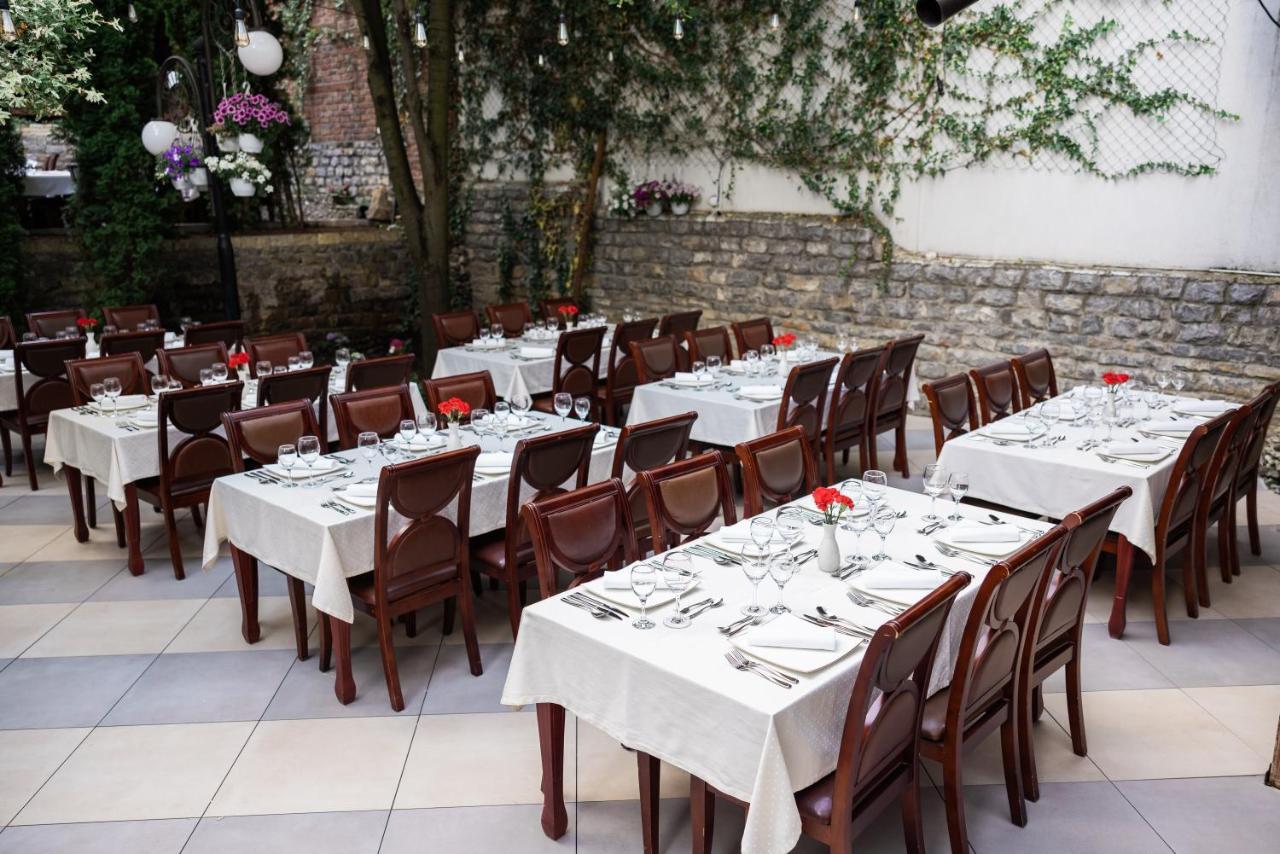Hotel Afa Pristina Kültér fotó