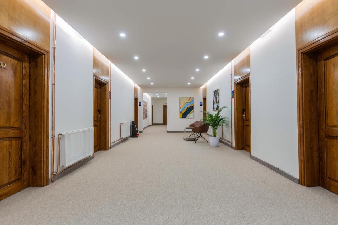 Hotel Afa Pristina Kültér fotó