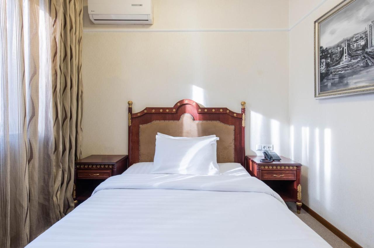 Hotel Afa Pristina Kültér fotó